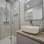 Oliva 50 - 4 Bedrooms And Office - 3 Bathrooms - Near Expo & Airport * リスボン