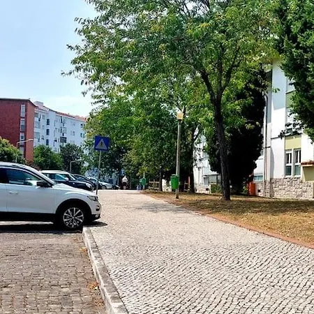 Apartment Oliva 50 - 4br, Office And Balcony Lisbon