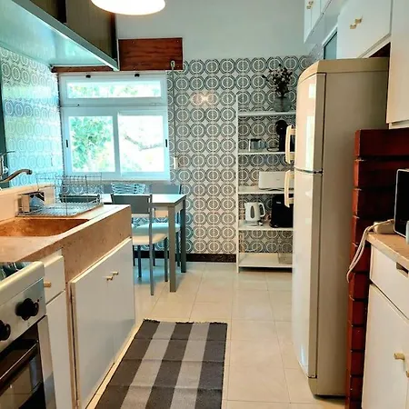 Oliva 50 - 4br, Office And Balcony Lisbon
