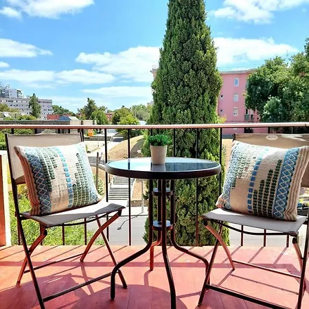 Oliva 50 - 4br, Office And Balcony Apartment