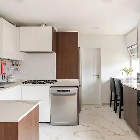 Oliva 50 - 4 Bedrooms And Office - 3 Bathrooms - Near Expo & Airport Apartman *