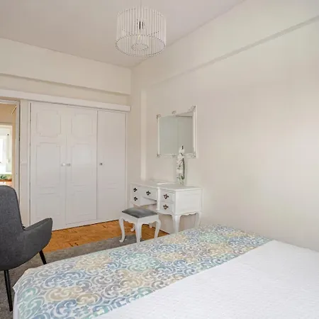 Oliva 50 - 4 Bedrooms And Office - 3 Bathrooms - Near Expo & Airport Apartman Lisboa