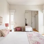 Oliva 50 - 4 Bedrooms And Office - 3 Bathrooms - Near Expo & Airport Appartement Lissabon