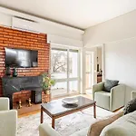 Oliva 50 - 4 Bedrooms And Office - 3 Bathrooms - Near Expo & Airport Appartement Lissabon